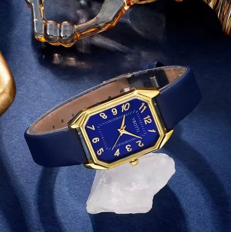 Reloj, collar, aretes y anillo