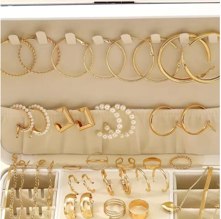 54 piezas de joyeria