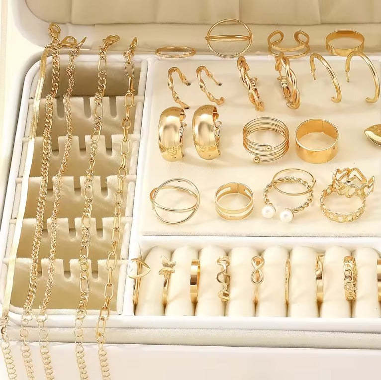 54 piezas de joyeria