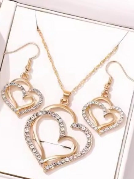 Collar, aretes de corazon
